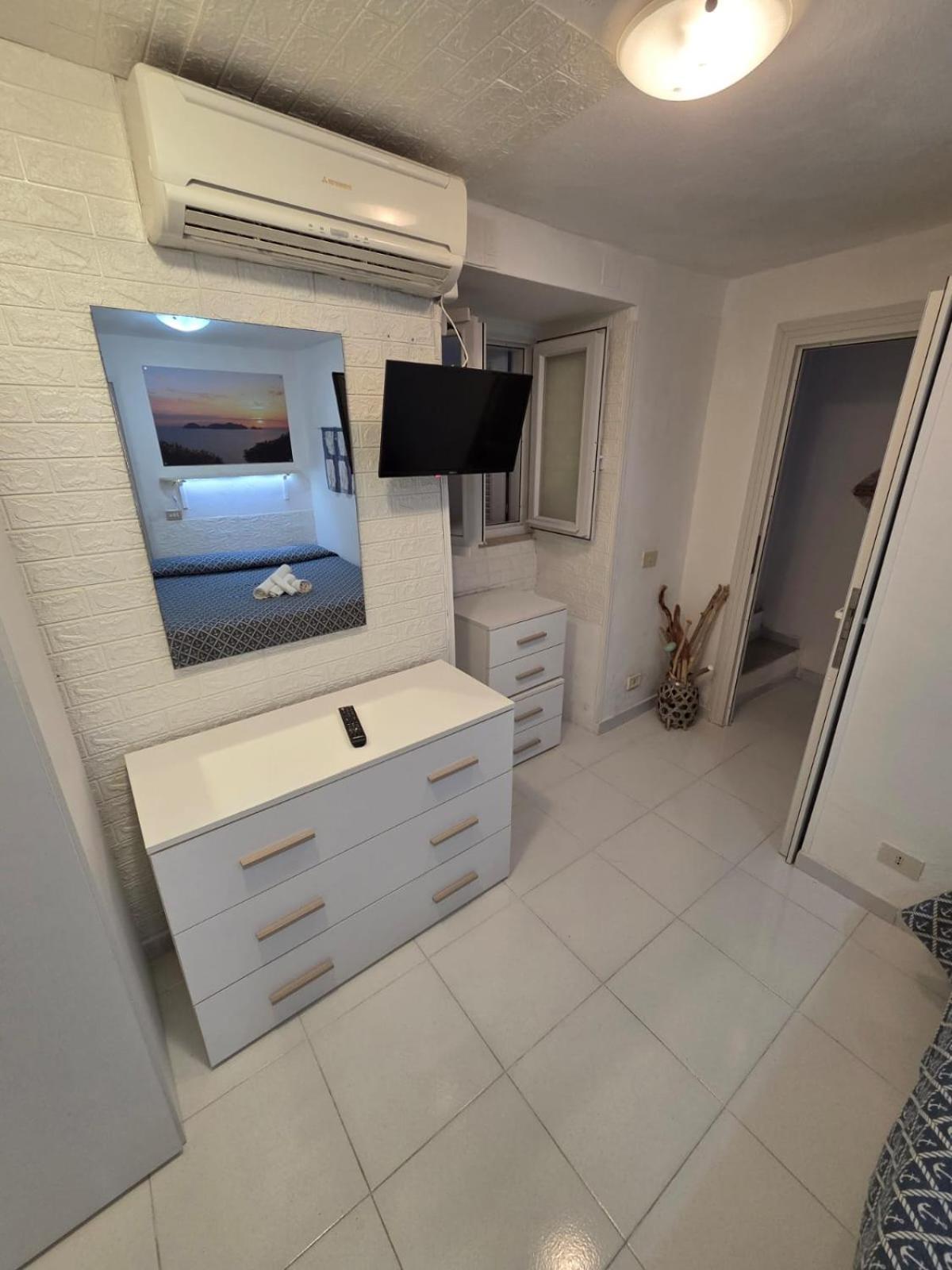Agenzia Aprea Appartamenti Ponza Luaran gambar